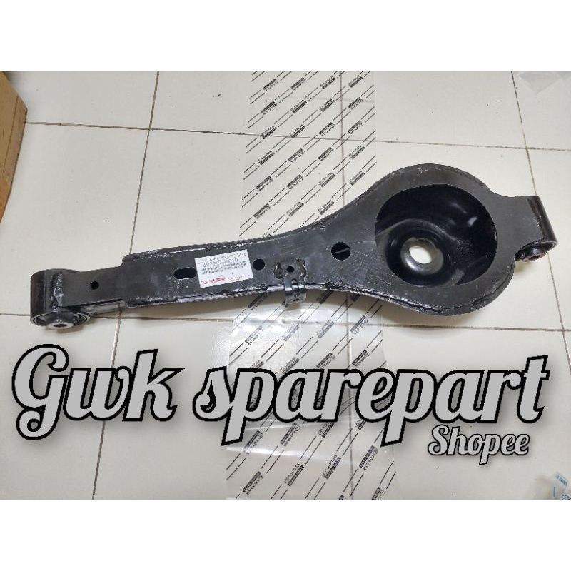 Lower arm sayap belakang Toyota Innova 2005-2015 Ori