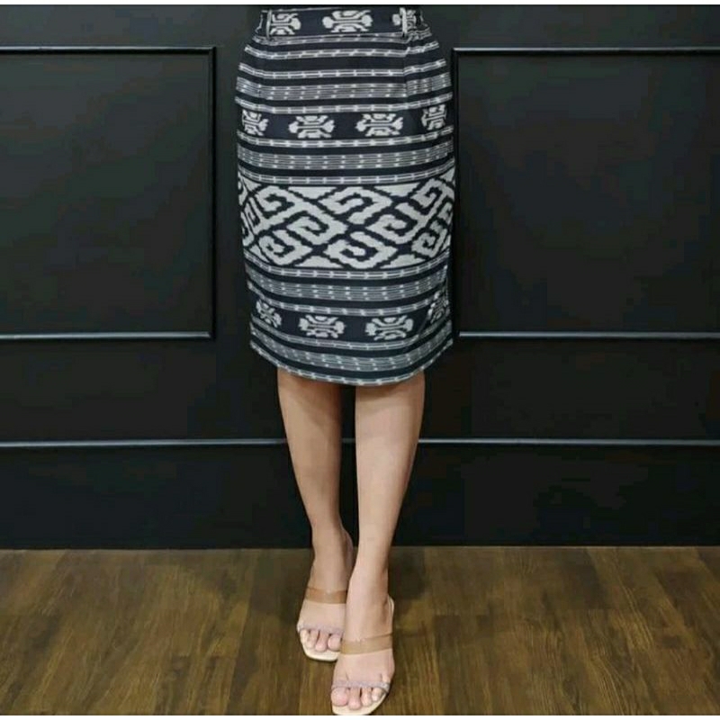 ROK SPAN TENUN WARNA HITAM PINGGANG PAKAI KARET PANJANG ROK 60