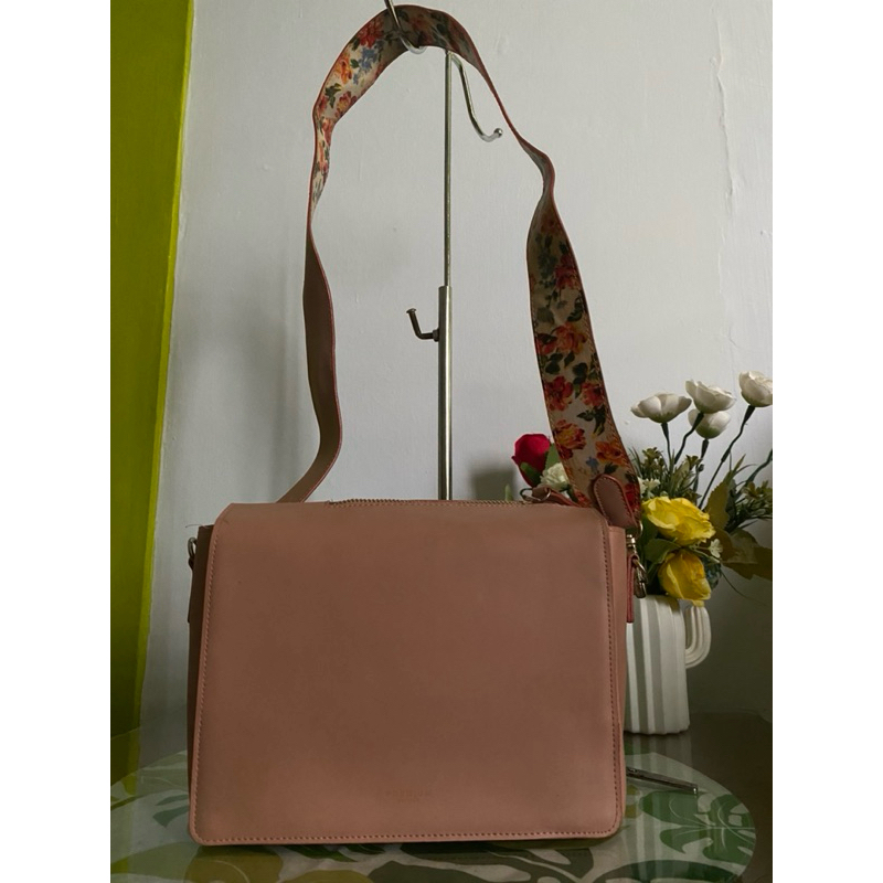 sling leather tas bahu wanita kulit preloved keren