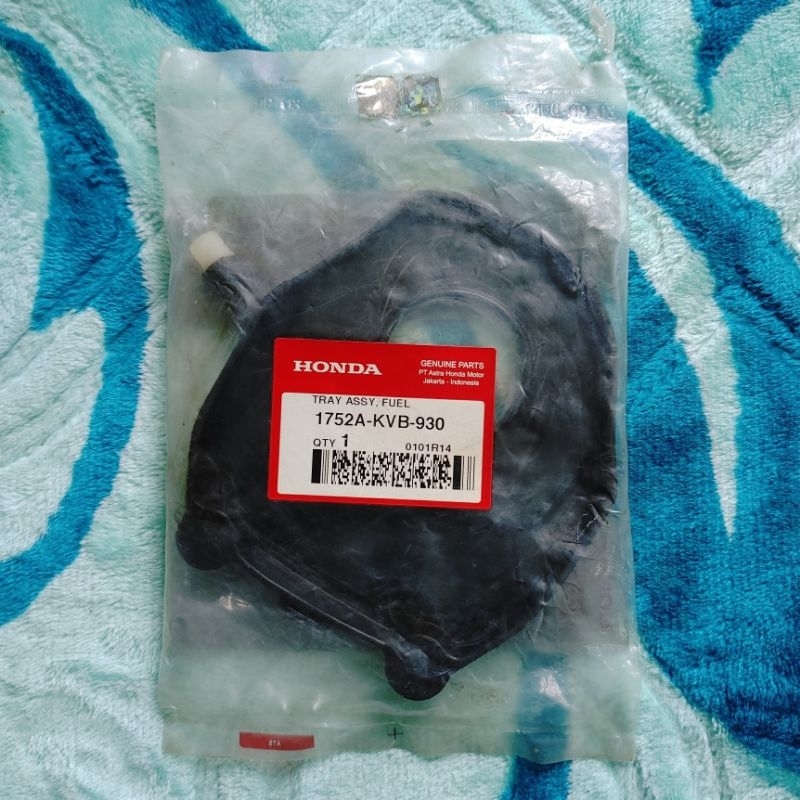 𝗛𝗢𝗡𝗗𝗔 - Karet Tangki Atas Tray Assy Fuel Vario 110 CW/Vario 110 Techno (CBS) 1752A-KVB-930