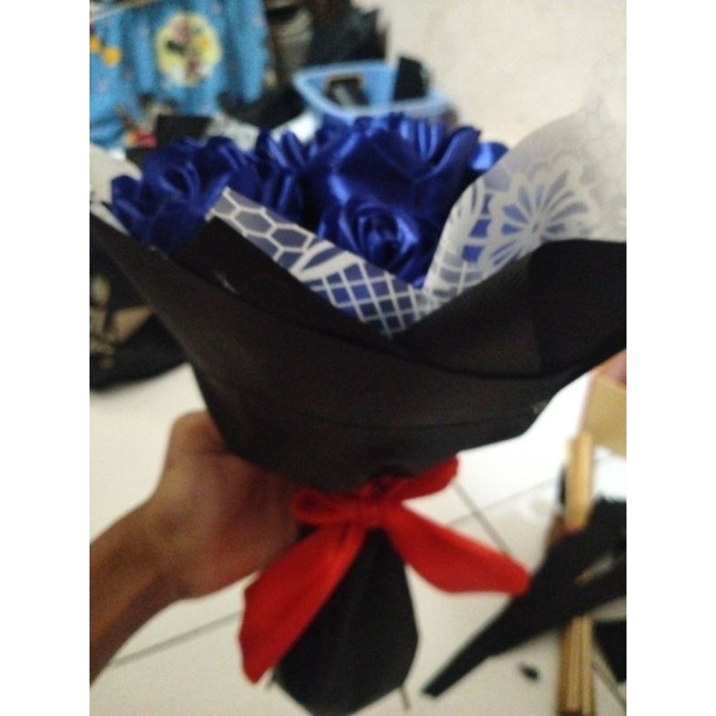 

mini bucket pita satin