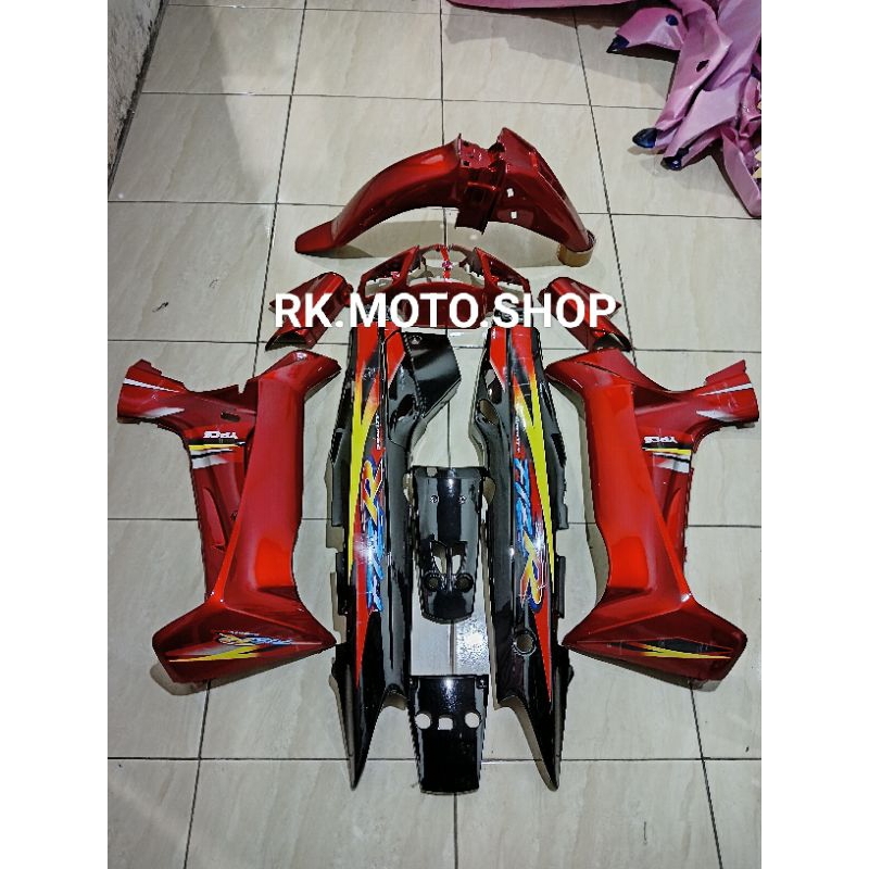 cover Body fullset full set body halus motor Yamaha Fiz r fizr warna merah hitam