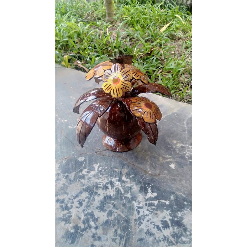 kreasi DIY kerajinan bunga hiasan dari batok kelapa asli handmade(handicraft from coconut Shell)