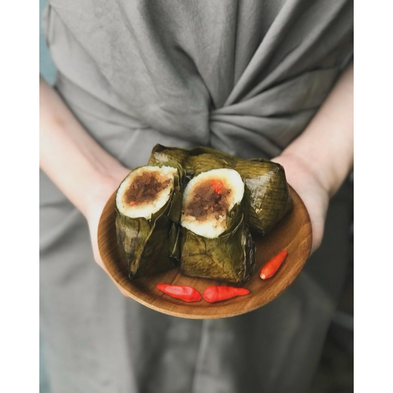 

Lontong Jumbo HOME MADE 100% ENAK FRESH ada 2 Varian Rasa