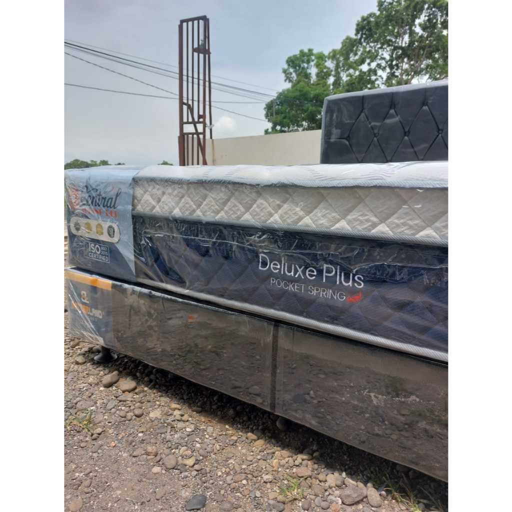 Central Deluxe Plush Pocket