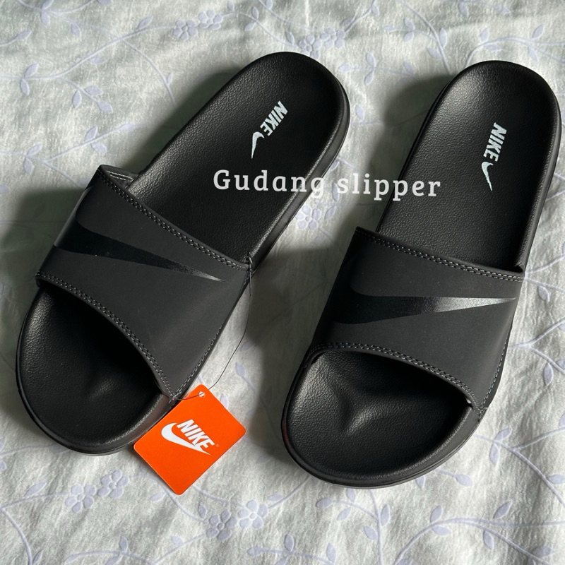 Sandal slop pria Nike Sendal slide pria nike sendal slip on nike hitam fullblack sendal pria casual 