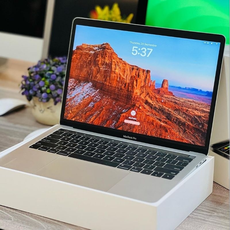 Macbook Pro Retina 13 inch 2018 // 2019 Second Original