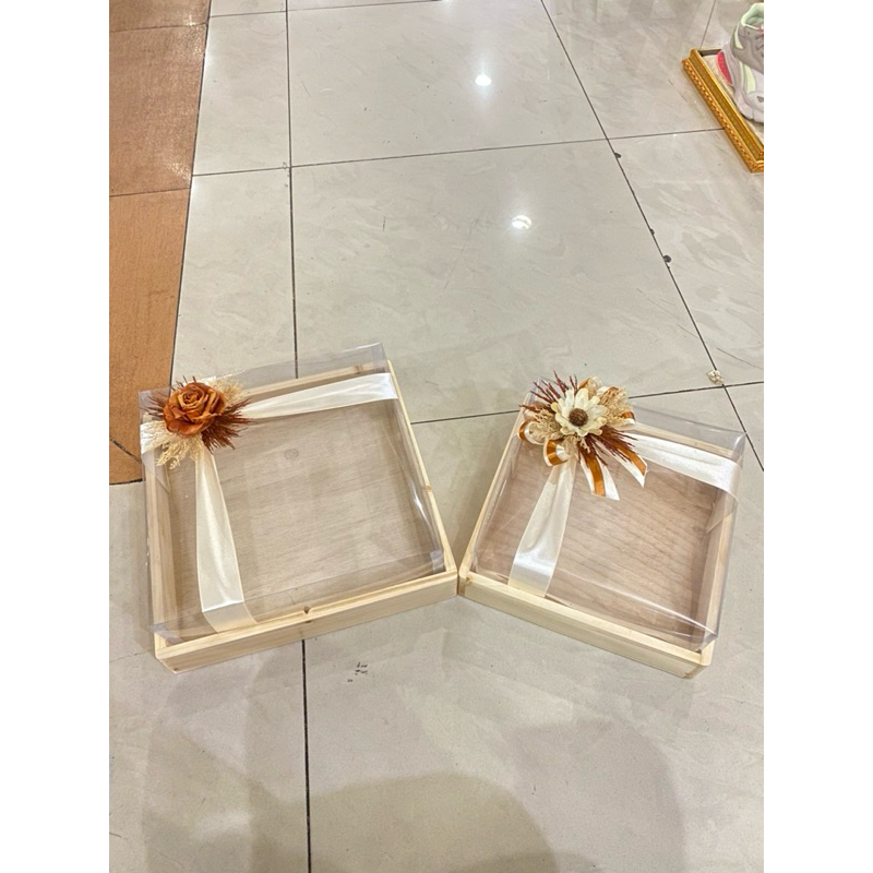 

kotak kue kayu/tempat kue hantaran pernikahan/tempat kue hantaran lamaran/termpat kue basah dan kering