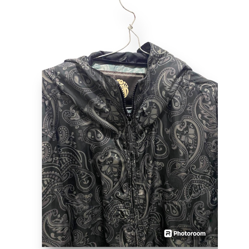 Pretty Green Paisley Black