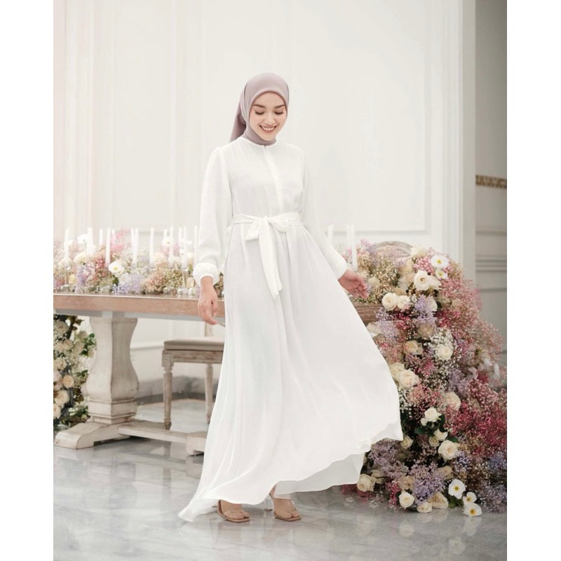 PRELOVED ADELLE DRESS VANILLA HIJAB SIZE L WHITE