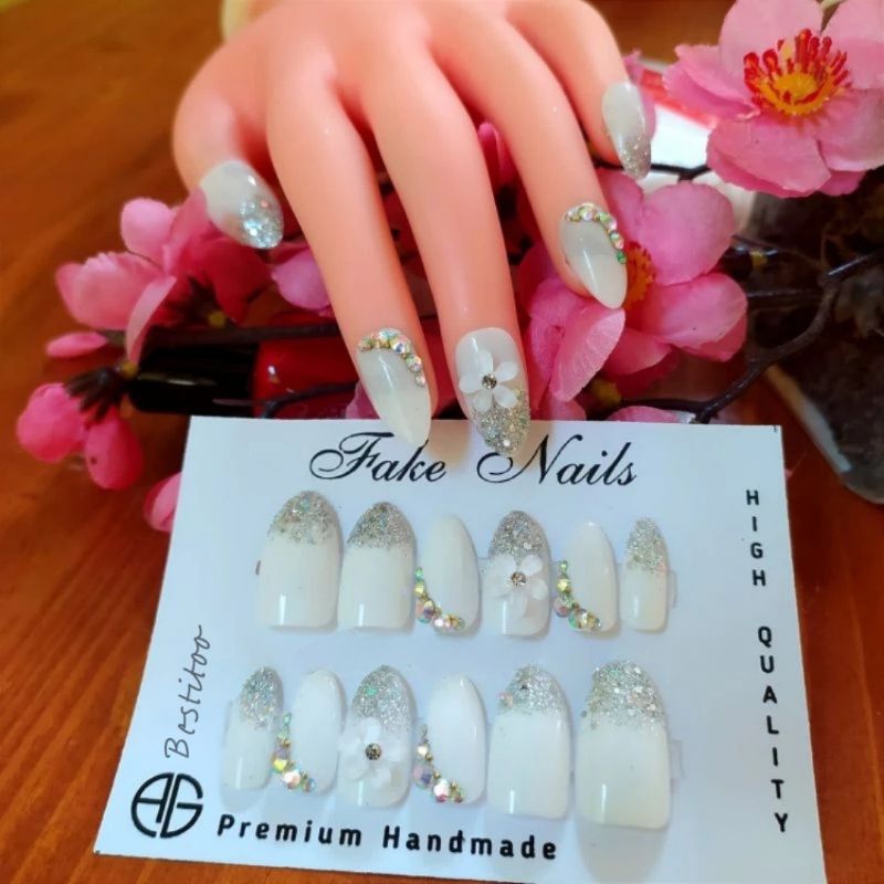 Kuku palsu pengantin free lem gel//fake nail wedding//kuku palsu warna merah dan putih