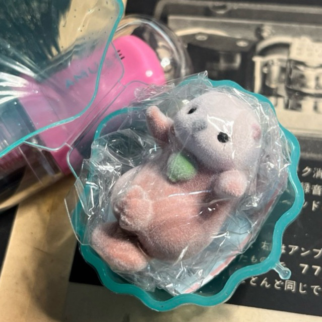 sea otter gachapon jepang trinkets lucu