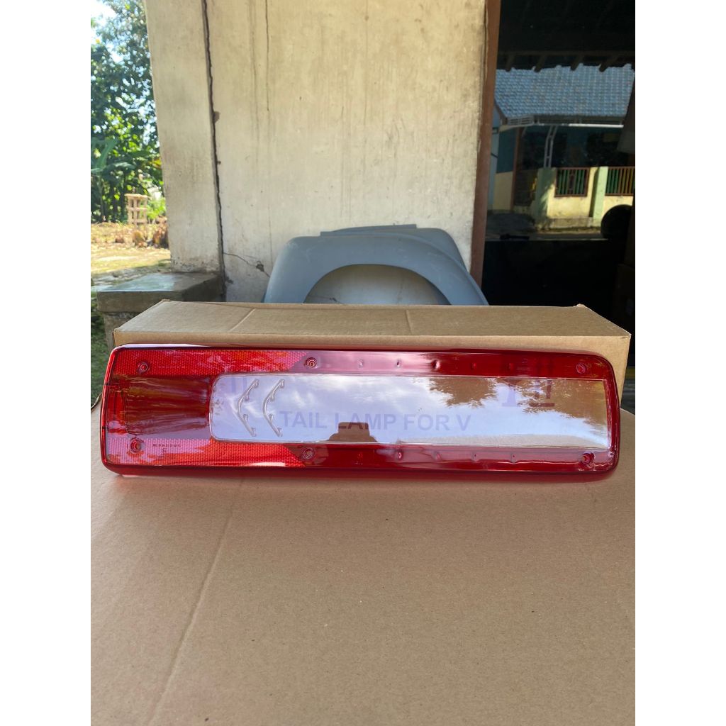 MIKA LAMPU STOP BELAKANG MIKA STOPLAMP TRUK VOLVO KUALITAS BAGUS 50cm X 13cm DAN 35cm x 13cm