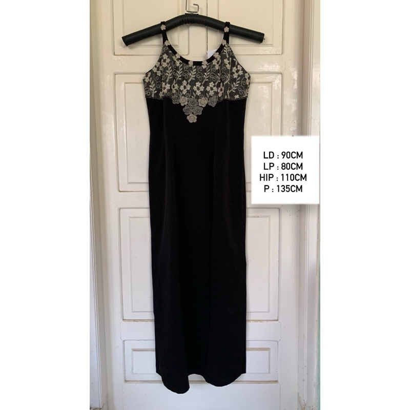 Dress hitam brokat