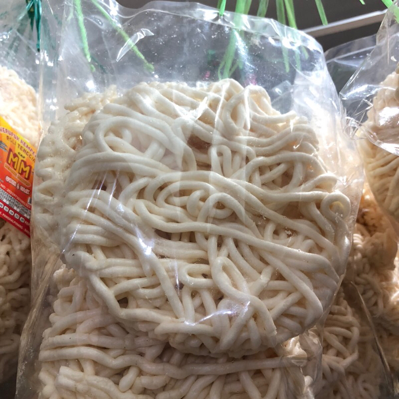 

Kerupuk Cap Menara Jumbo - Kerupuk Keriting Bangka / Kerupuk Bangka / Kerupuk Ikan Tenggiri Bangka -