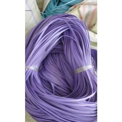 Spesial disini bahan rotan plastik 2 meter per kilo bahan rotan lesio sintetis  jual per kilo