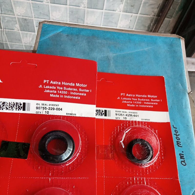 seal debu tromol roda depan kzr vario 125 fi, 150  21x32x5 dan 21x37x7  YG ADA SELAH, honda ori per 
