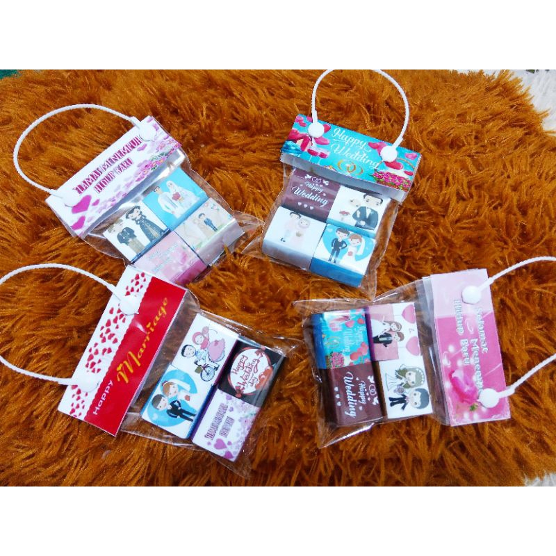

Coklat Souvenir Pernikahan