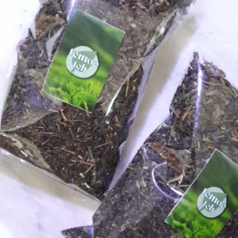

Teh Racik Wasgitel / Teh Racik Es Teh Solo / Es Teh Murah / Racikan Teh Premium / 500gram / Teh Wangi / Teh Tradisional / Teh Racikan Solo / Teh Jawa / Jual Teh Racikan Murah
