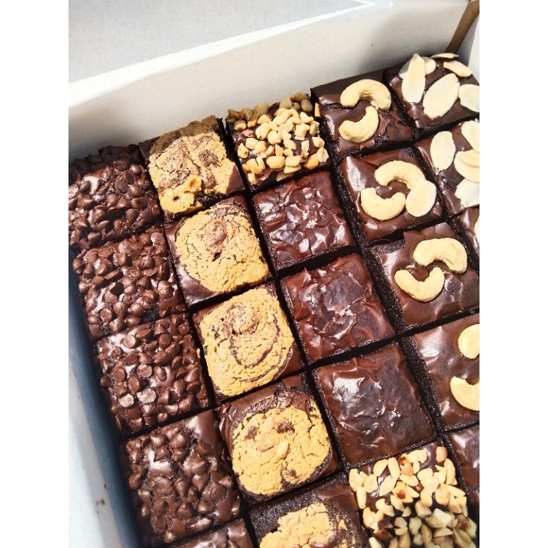 

Fudgy Brownies toping mix Size 20x20