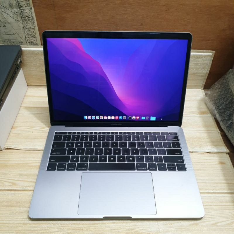 MacBook Pro 2017 | 8GB | 256GB | 13 inch Display