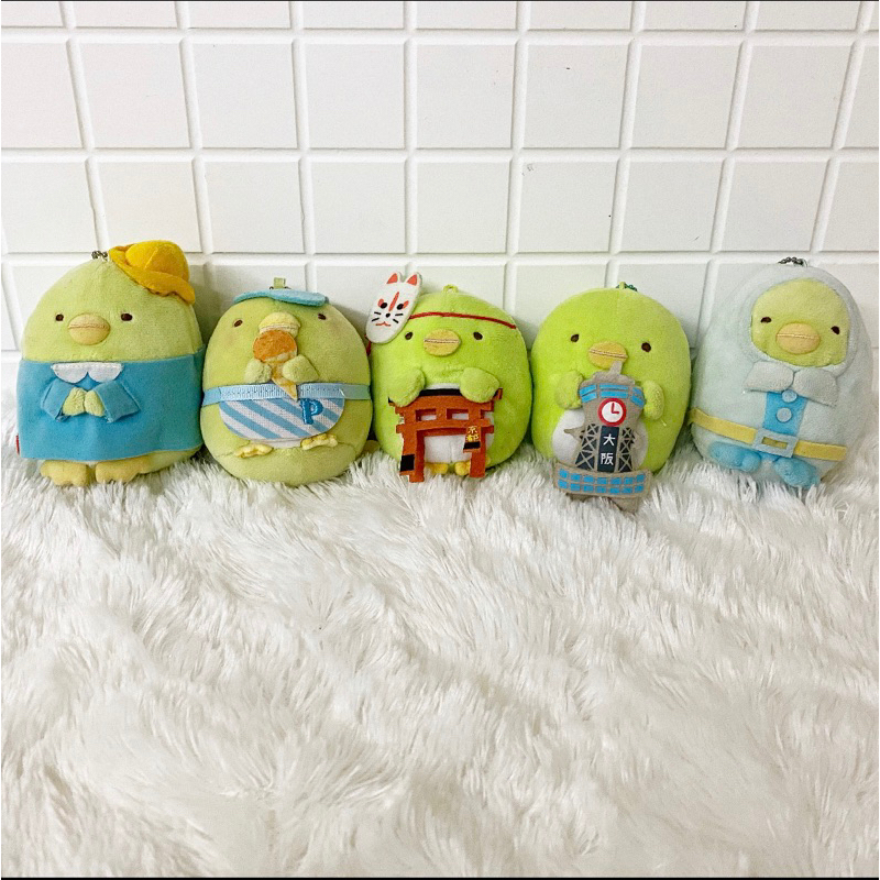 ganci gantungan kunci sumikko gurashi penguin kostum / keychain plushie preloved