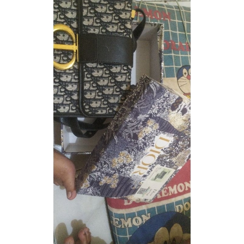 tas slempang dior