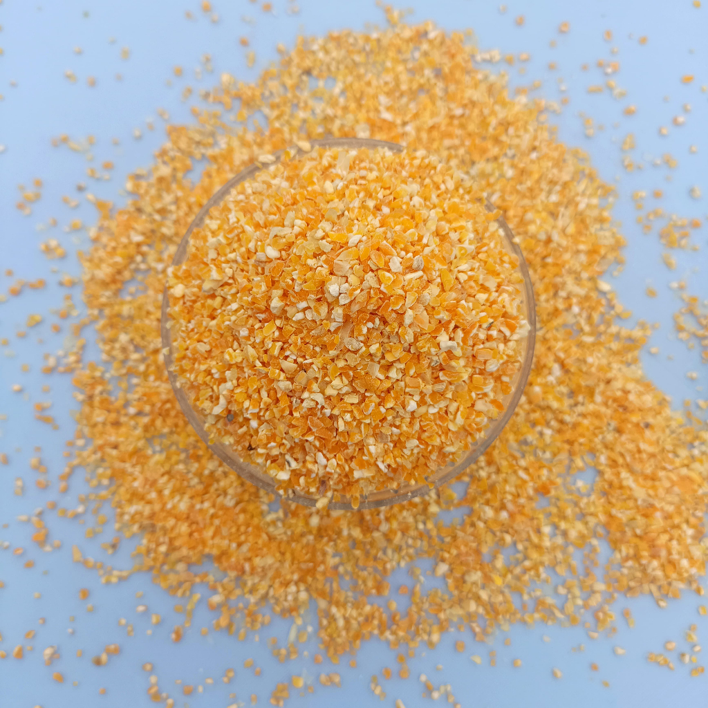 

Beras Jagung Food Grade Corn Grits jagung pecah 1 kg Mesh 8 sudah dapat sertifikat Halal cocok untuk diet dan enak juga di campur nasi Non MGO ka 12-14% protein 6-8 %
