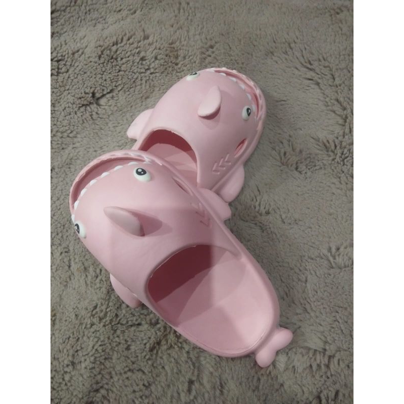 Sandal slop Baby Shark ikan hiu dewasa lucu karet, sandal dulux