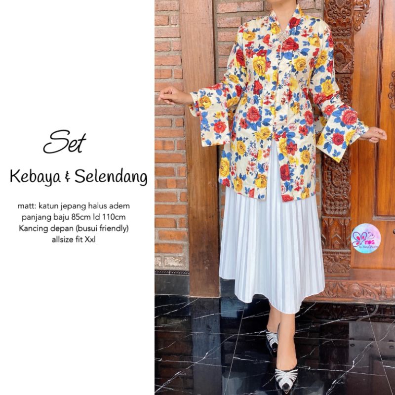 Kebaya Selendang Kutubaru motif Bunga Bunga