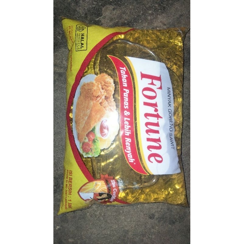 

Minyak goreng Fortune Bantal 1 liter Minyak goreng Jatim