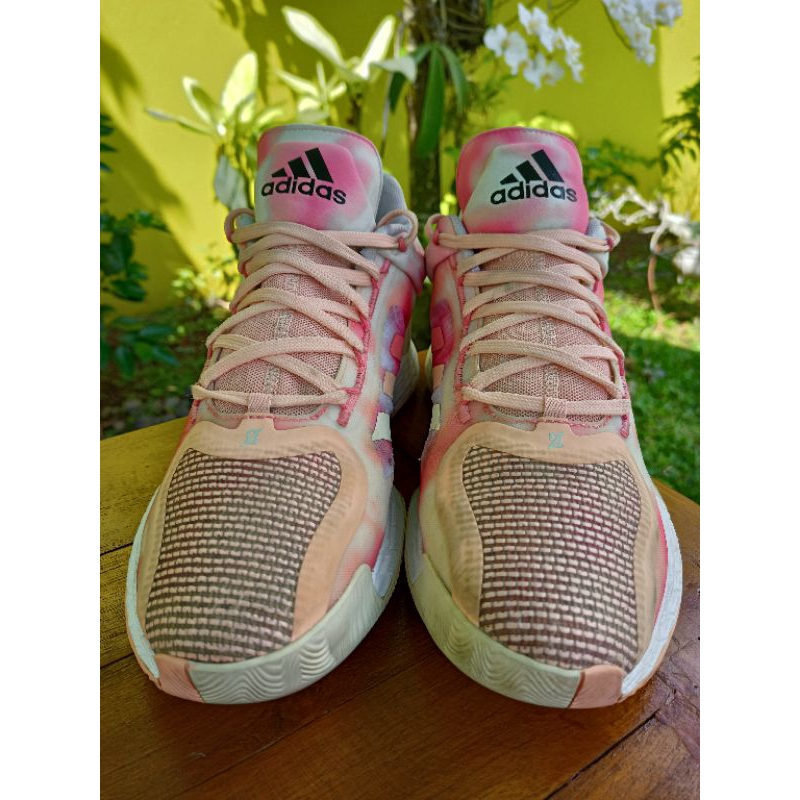 Sepatu Basket Adidas - Adidas D Rose 11 'Glow Pink'