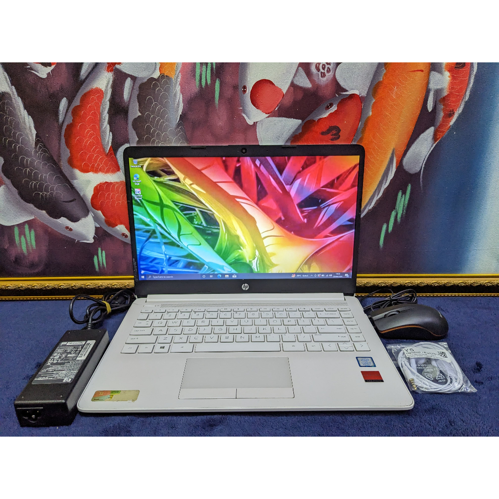 Laptop Gaming Design HP 14s Core i5 8250U Radeon R7 M440 Slim
