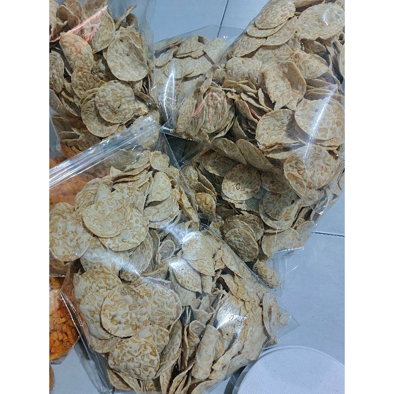 

KERIPIK TEMPE ORI / TEMPE POTONG / TEMPE TIPIS / SNACK TEMPE ENAK Ukuran 200G