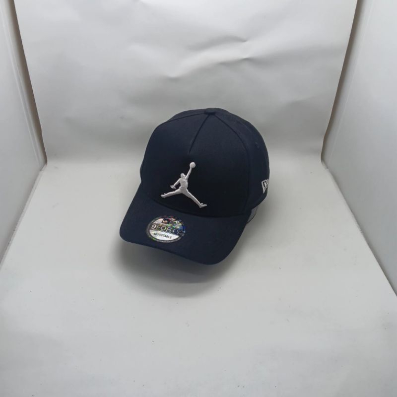 topi basketball  jordan newera