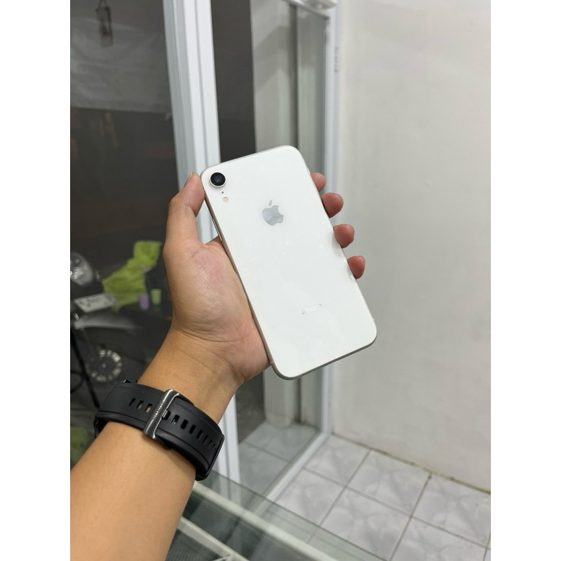iphone xr 64gb