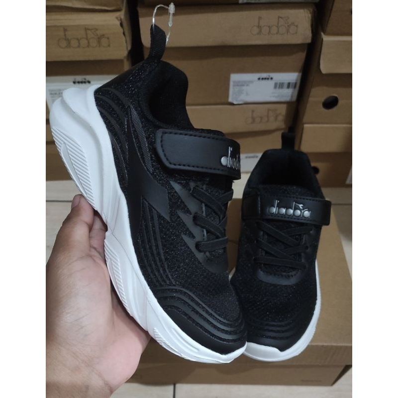 [Sz 30-35] Diadora Gelica JR Black Original Sports Station