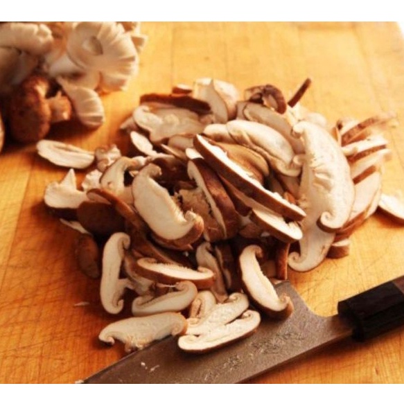 

Kilat Hemat JAMUR SHIITAKE SLICE SHIITAKE MUSHROOM PACK 25gram 5gram Ccok utk Grill Shabu