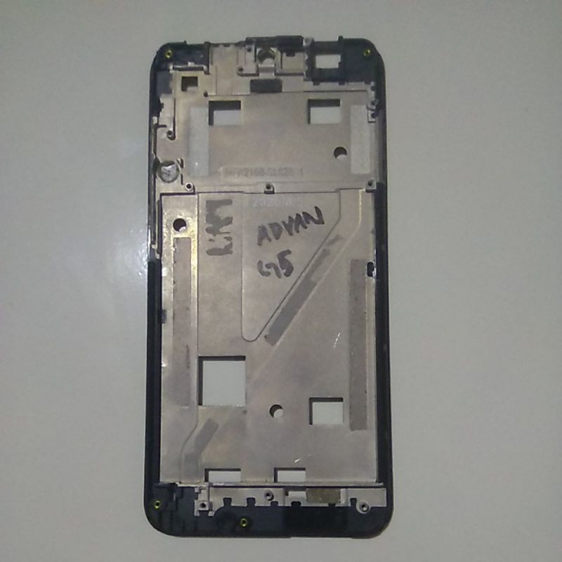 TATAKAN LCD ADVAN G5 ORIAN