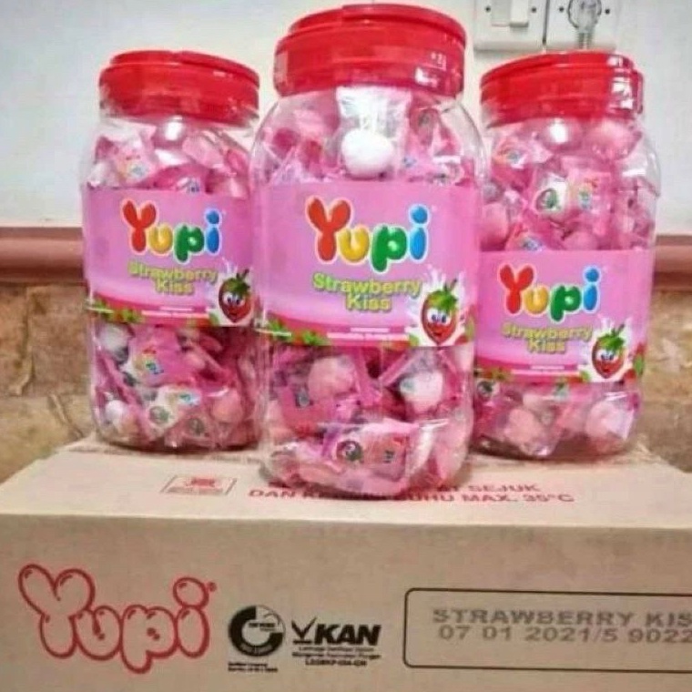 

Real Promotion PERMEN YUPI STRAWBERRY KISS