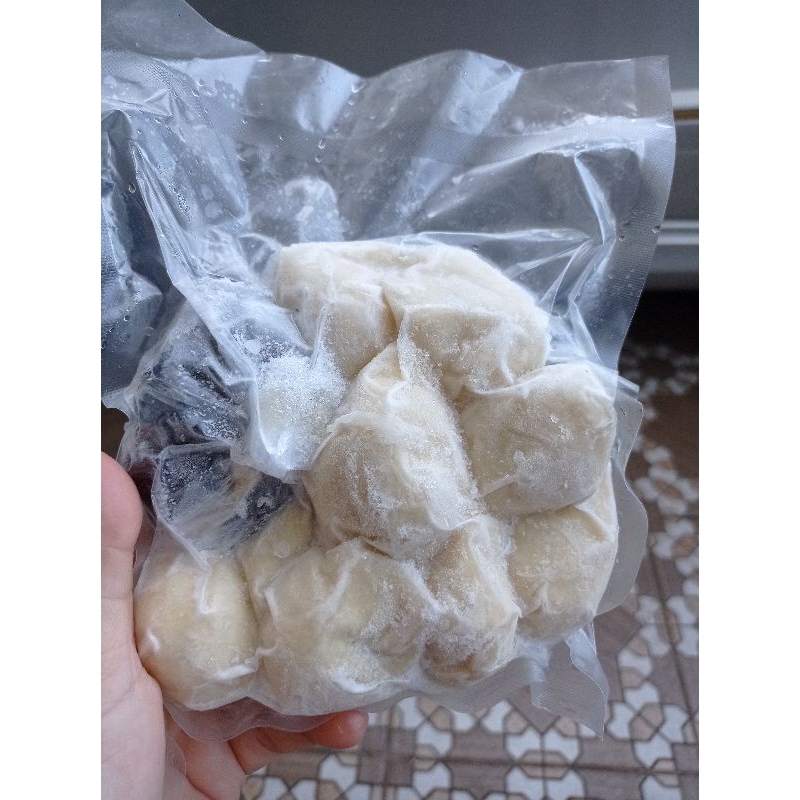 

pempek ikan harga 35.000/pack isi 10 mix telor 2,lenjer 3,adaan 3,kulit 2(pempek telor semua isi 10/pax)