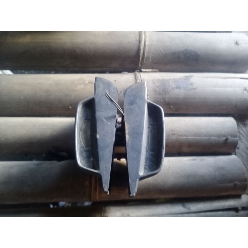 lampu belakang Corolla se saloon