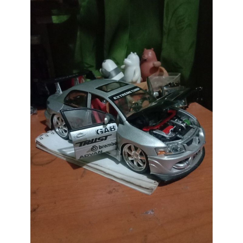 Diecast Evo VIII Merk Kentoys skala 24