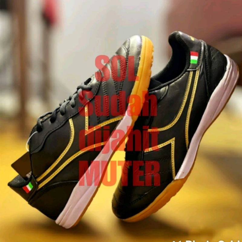 sepatu futsal sepatu bola futsal sepatu kulit ( sol sudah dijahit )