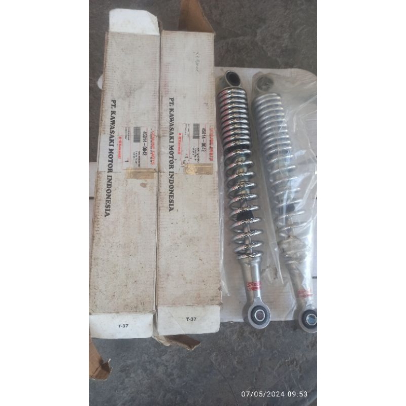 shock belakang shockbreaker kawasaki blitz R joy original Kawasaki