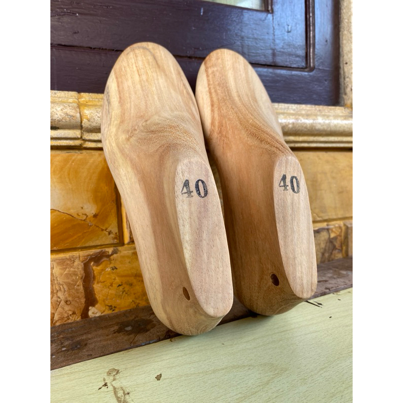 Shoelast, Acuan, Klebut Sepatu Sepak Bola (1 Pasang)