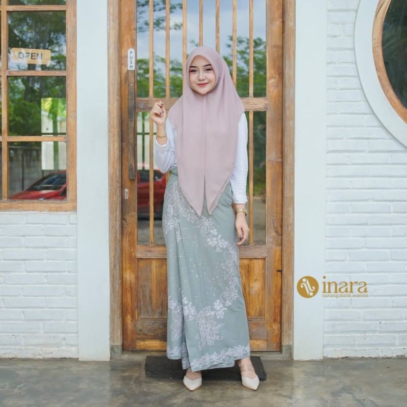 Sarongku.id - Sarung Batik Inara Motif 54 Hijau soft Putih Batik - sarung batik wanita -  sarung san