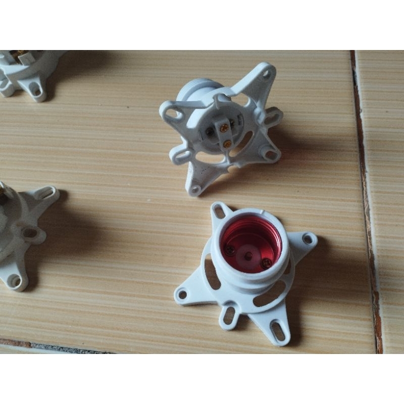 Fitting Plafon / Fitting Hias / Fitting LampuFitting lampu Plafon Hias
Fitting Hias Modern