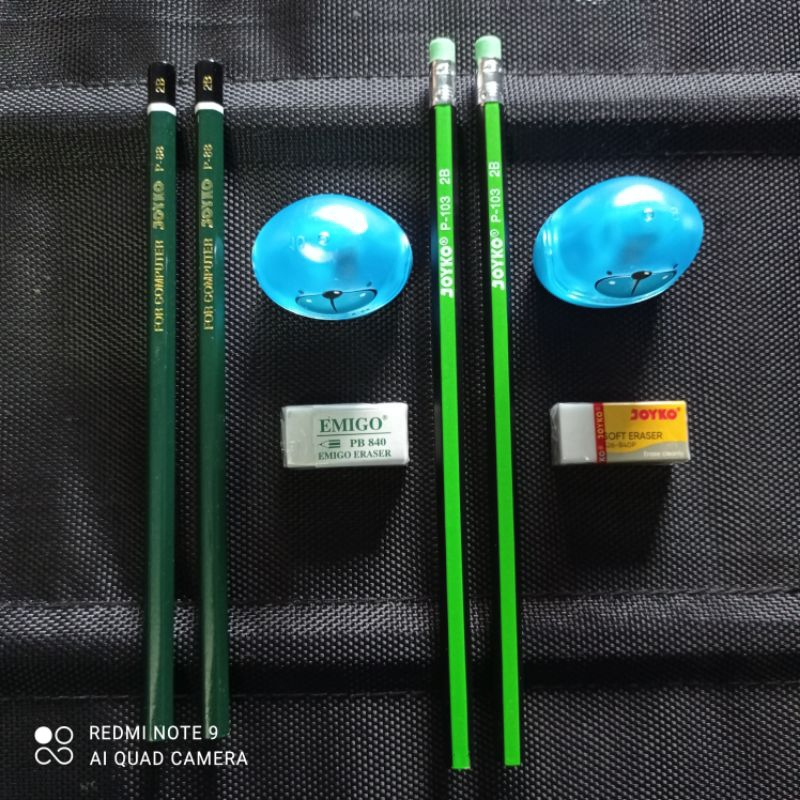 

Paket 4 barang ( pensil 2,rautan, penghapus)