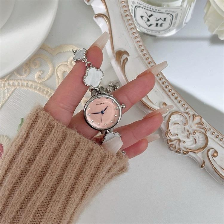 Ulzzang - Jam Tangan Serut Ulzzang Rantai Clover 03 Jam Tangan Fashion Wanita